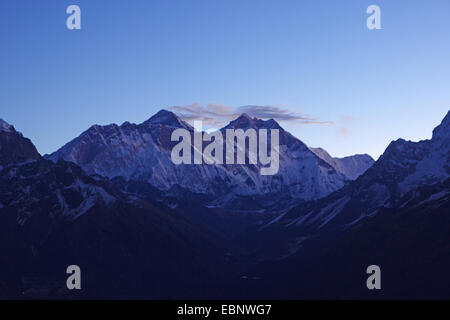 Dawn mit Nuptse, Everest, Lhotse, Ama Dablam, Nepal, Khumbu Himal Stockfoto