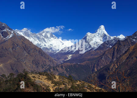 Mount Everest und Nuptse, Lhotse und Ama Dablam. Blick vom Everest View Hotel, Nepal, Himalaya, Khumbu Himal Stockfoto