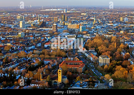 Blick vom Fernsehturm Florianturm in die Stadt, Dortmund, Ruhrgebiet, Nordrhein-Westfalen, Deutschland Stockfoto