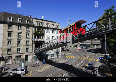 Straßenbahn Polybahn Brücke Conecting Central Square und Universität, Schweiz, Zürich Stockfoto