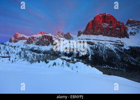 Tofana di Rozes, 3243 m, bei Dämmerung, Italien, Südtirol, Dolomiten Stockfoto