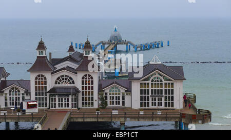 Sellin Pier mit Tauchen Glocke, Deutschland, Mecklenburg-Vorpommern, Rügen, Ostseebad Sellin Stockfoto