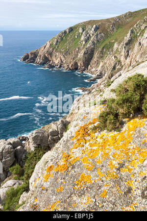 zerklüfteten Felsen Bucht am Kap Finisterre, Spanien, Galicien, A Coruna, Kap Finisterre Stockfoto