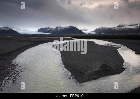 Fluss Skaftafellsß kommen aus Gletscher Skaftafellsjoekull und sich durch die Sandur, Island, geklagt, Insel Stockfoto