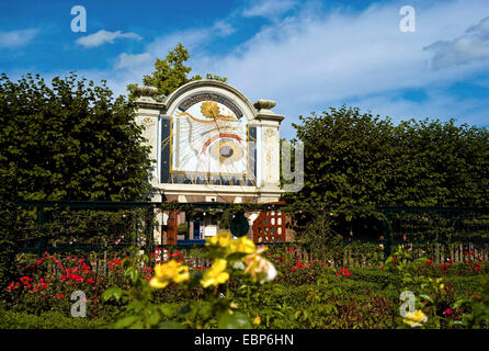 Sonnenuhr in einem Park in Groningen, Niederlande, Groningen Stockfoto