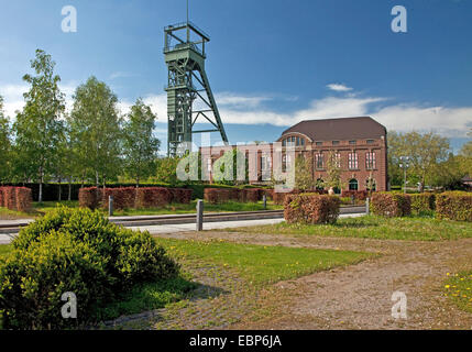 Olga-Park mit Kopfbedeckung des ehemaligen Coeal mine Osterfeld, Deutschland, Nordrhein-Westfalen, Ruhrgebiet, Oberhausen Stockfoto