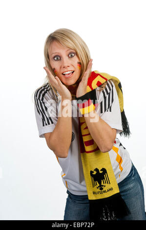 blonde Frauen Fußball-Fan mit Fanschal, Deutschland Stockfoto