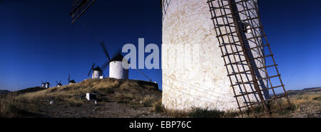 Consuegra. Windmühlen auf Hügel Calderico. Route des Don Quijote Stockfoto