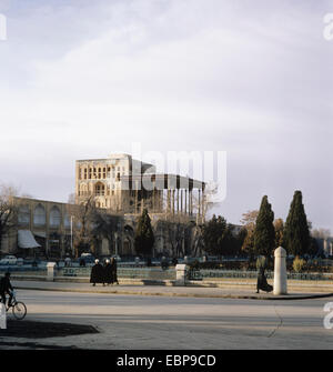 Ali-Qapu-Pavillon und Naqsh-i Jahan Quadrat oder Imam Khomeini Square, Isfahan, der Iran 690121 201 Stockfoto