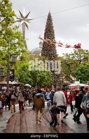 Weihnachtszeit im The Grove - ein Einzelhandel und Entertainment-Komplex in Los Angeles, California, Vereinigte Staaten von Amerika Stockfoto