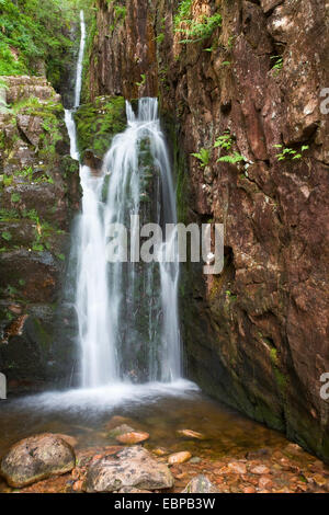 Skalieren Sie Force Wasserfall im Tal Buttermere im englischen Lake District. Stockfoto