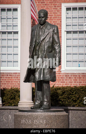 Statue von Thurgood Marshall, Teil des Denkmals außerhalb Maryland State House, Annapolis, MD Stockfoto