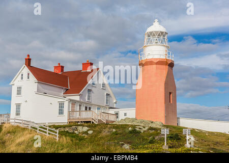 Lange Point Lighthouse auf Crow Kopf, North Twillingate Insel vor der nordöstlichen Küste von Neufundland, Kanada, Nordamerika Stockfoto