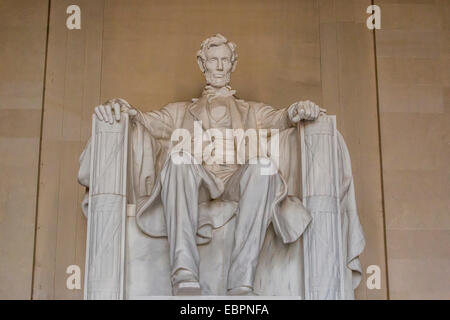 Innenansicht der Lincoln-Statue in der Lincoln Memorial, Washington D.C., Vereinigte Staaten von Amerika, Nordamerika Stockfoto