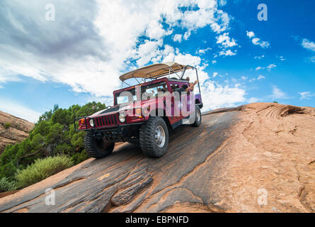 Hummer fahren auf den Slickrock Trail. Moab, Utah, Vereinigte Staaten von Amerika, Nordamerika Stockfoto