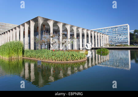 Itamaraty Palace, UNESCO-Weltkulturerbe, Brasilia, Distrito Federal, Brasilien, Südamerika Stockfoto