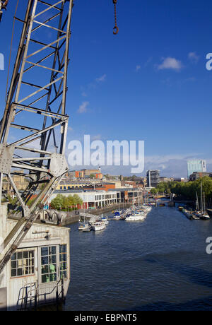 Bristol ist schwebend, Hafen und eine alte Dockside Kran, Bristol, England, Vereinigtes Königreich, Europa Stockfoto