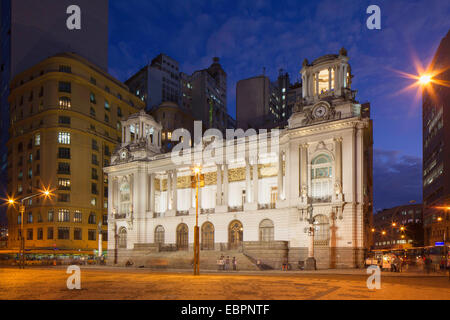Rathaus (Camara Municipal), Dämmerung, Stadttheater, Centro, Rio De Janeiro, Brasilien, Südamerika Stockfoto