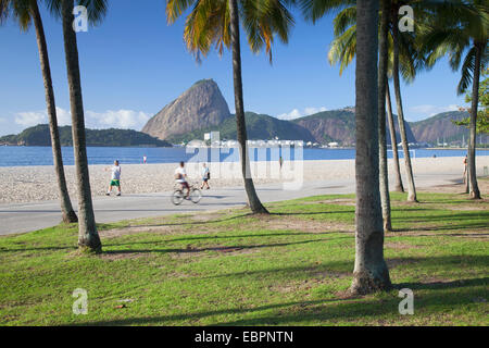 Flamengo Beach und Zuckerhut, Rio De Janeiro, Brasilien Stockfoto