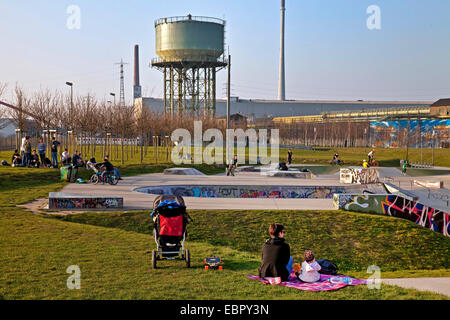 Freizeit im Rheinpark Duisburg, Deutschland, Nordrhein-Westfalen, Ruhrgebiet, Duisburg Stockfoto