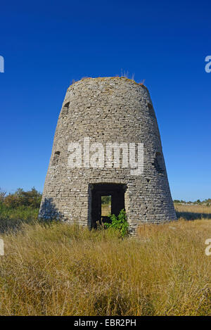 Ruinen einer historischen Windmühle auf Oeland, Schweden, Oeland Stockfoto