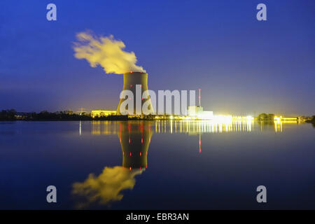 Atomkraftwerk ÖHU in der Nacht, Deutschland, Bayern, Isar Stockfoto