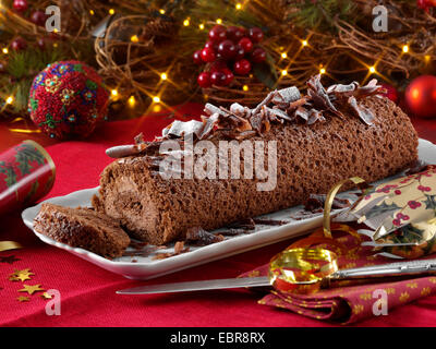 Yule Log Xmas Dessert Schokolade Roulade gerollt Stockfoto