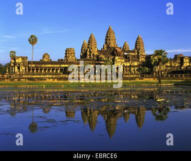 Tempel Komplex Angkor Wat Spiegelung im Wasser, Kambodscha, Siem Reap Stockfoto