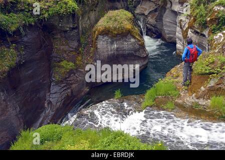 Der Wasserfall von Croveo in der Nähe von Domodossola, Italien Stockfoto