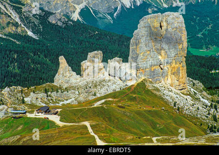 Cinque Torri in der Nähe von Pass Giau, Italien, Südtirol, Dolomiten Stockfoto