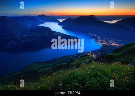 Vierwaldstättersee, Blick vom Fronalpstock bei Sonnenuntergang, Schweiz, Vierwaldstättersee Stockfoto