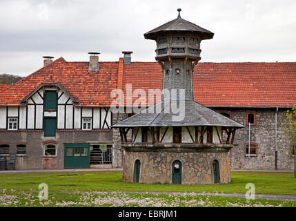 Taube Haus im Hof des Klosters Oerlinghausen Ortsteil Holzen, Deutschland, Nordrhein-Westfalen, Arnsberg Stockfoto