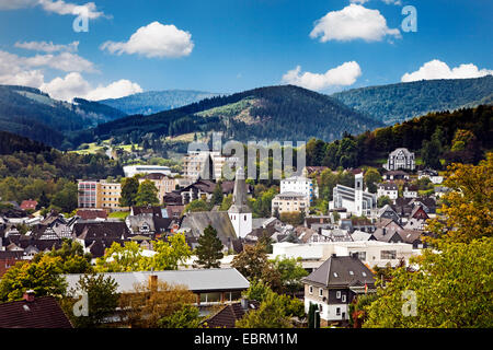 Altstadt von Bad Laasphe mit evangelische Kirche, Bad Laasphe, Wittgenstein, Nordrhein-Westfalen, Deutschland Stockfoto