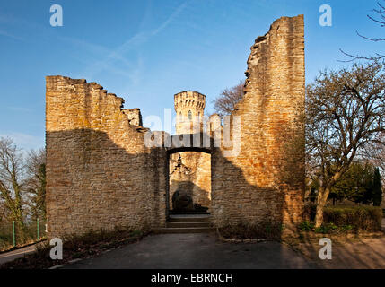 Burgruine Hohensyburg und Vincketurm auf Hohensyburg, Deutschland, Nordrhein-Westfalen, Ruhrgebiet, Dortmund Stockfoto