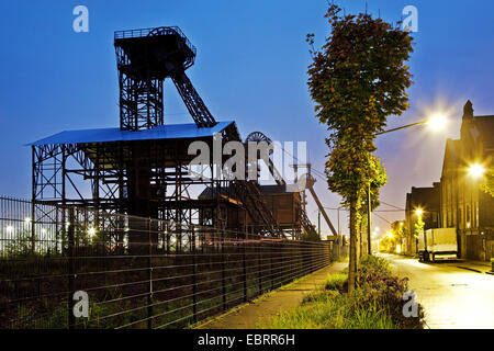 drei Frames der Grube der ehemaligen Grube Radbod im Abendlicht, Hamm, Ruhrgebiet, Nordrhein-Westfalen, Deutschland Stockfoto