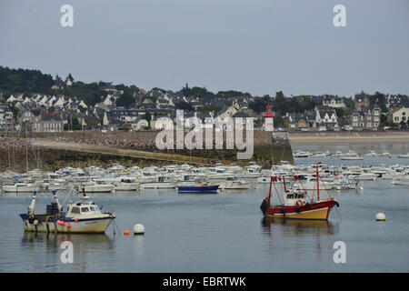 Hafen von Erquy, Frankreich, Bretagne, Erquy Stockfoto