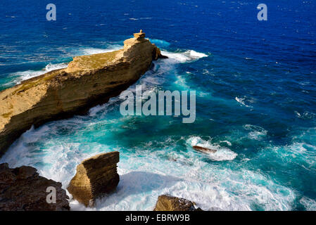 felsige Küste von Capo Pertusato, Frankreich, Korsika, Bonifacio Stockfoto