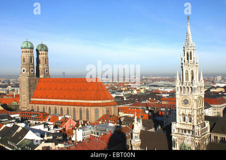 alte Stadt-Panorama, Frauenkirche und neues Rathaus, Deutschland, Bayern, Muenchen Stockfoto