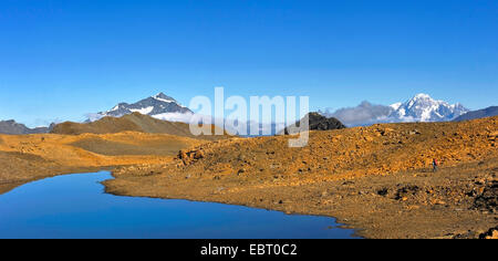 Blick vom Rocheure-Pass zum Bergsee und den Mont Blanc, Frankreich, Savoyen, Nationalparks Vanoise Stockfoto