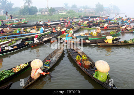 Lok Baintan schwimmende Markt Banjarmasin Kalimantan  