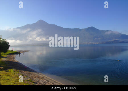 Comer See im Morgenlicht, Blick von Gera Lario auf Monte Legnone, Italien, Comer See Stockfoto