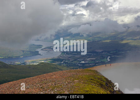 Blick vom Carn Dearg Meadhonach auf Loch Linnhe, Großbritannien, Schottland, Highlands und Fort William Stockfoto