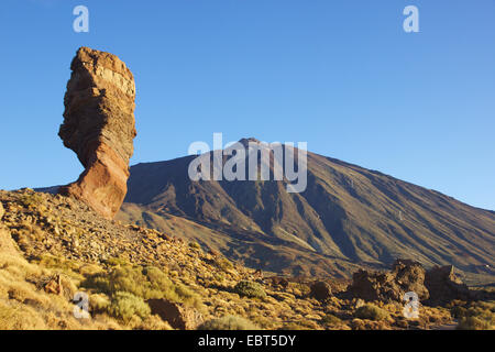 Roque Cinchado, Roques de Garcia am Teide Vulkan auf Morgen Licht, Kanaren, Teneriffa, Teide-Nationalpark Stockfoto