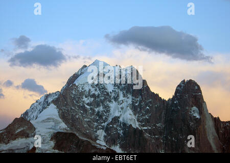 Aiguille Verte mit Drus im Abendlicht, Blick vom Lac Blanc, Frankreich Stockfoto