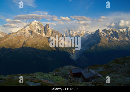 Aiguille Verte, Grandes Jorasses, Dent du GÚant, Aiguille de Grandes Charmoz, Aiguille du Plan; Blick von Lac Blanc, Frankreich Stockfoto