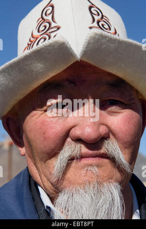 Mann mit traditionellen Filz Hut, Kirgisistan, Asien Stockfoto