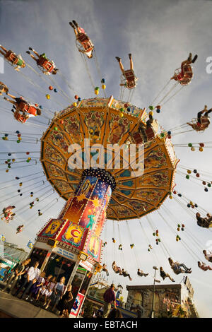 fliegende Schaukel auf dem Oktoberfest, Deutschland, Bayern, Muenchen Stockfoto