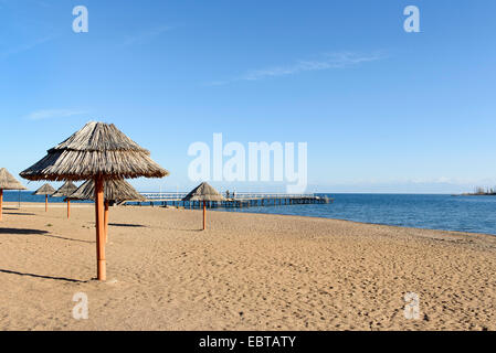 Strand des Hotel Royal Beach in der Nähe von Chopan Ata am Issyk-Kul-See, Kirgistan, Asien Stockfoto