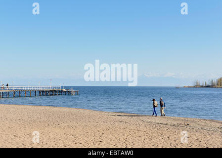 Strand des Hotel Royal Beach in der Nähe von Chopan Ata am Issyk-Kul-See, Kirgistan, Asien Stockfoto