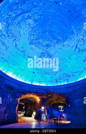 Blick hinauf auf die Kuppel des subterrestrial Salz cathedrale, eine Kirche komplett aus Salz in einem Salzbergwerk, Verfügbare, Nordrhein-Westfalen, Zipaquirß Stockfoto